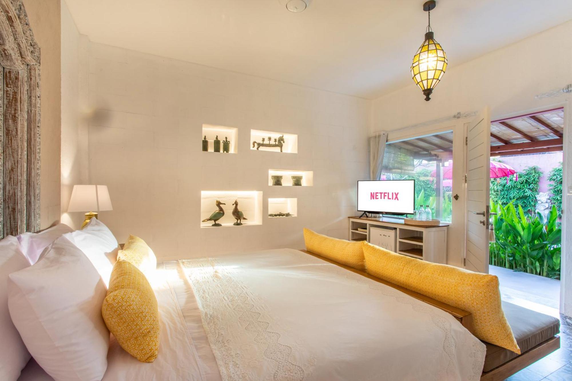 Pinkprivate Sanur - For Cool Adults Only Bed & Breakfast エクステリア 写真